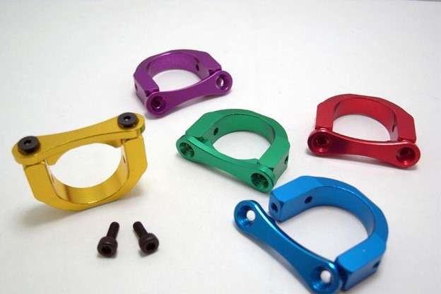 anodized D-ring and screw parts are displayed in different colors